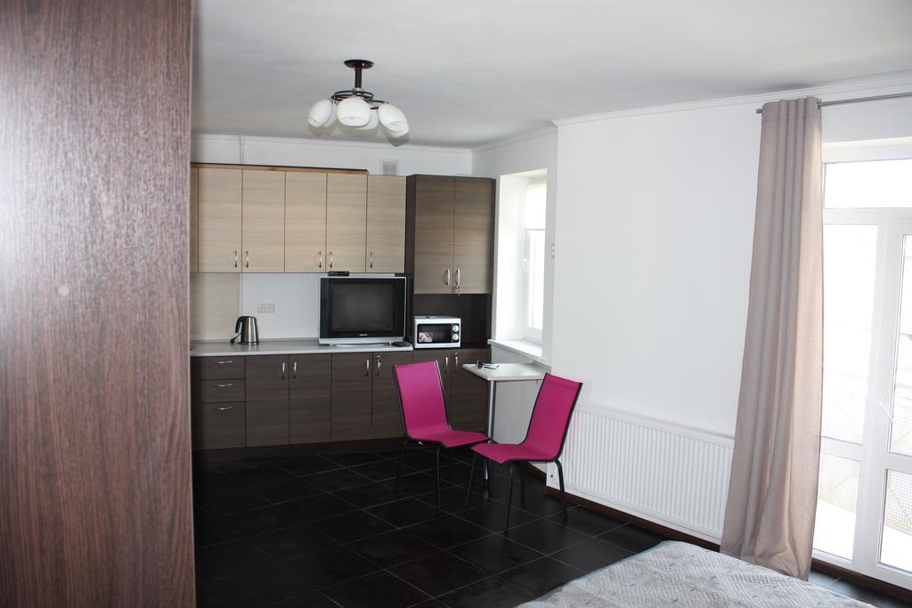Suite On Railway Station Ivano-Frankivs'k Room photo